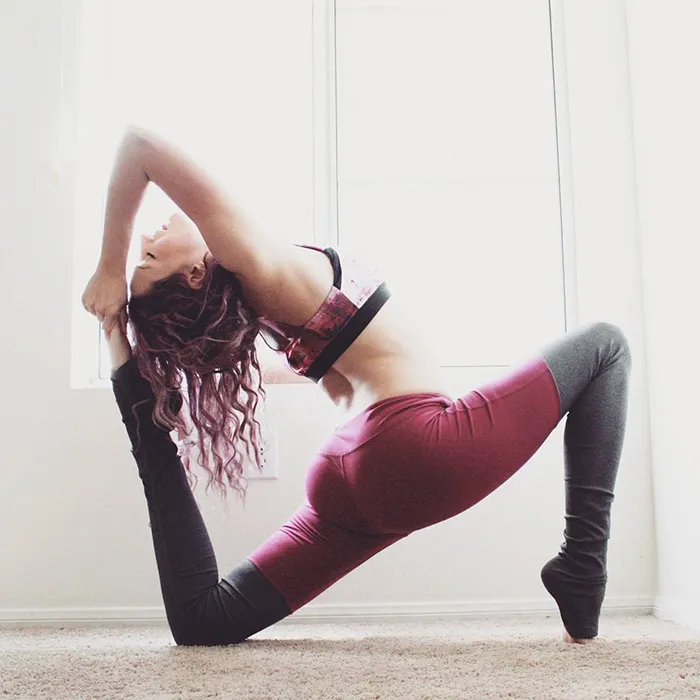 This Yogi's Incredible Body Poses Are Inspiring People With Serious Mental Illnesses