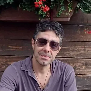 Victor Roncea