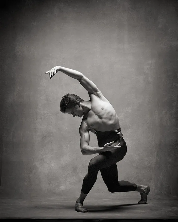 194 Breathtaking Photos Of Dancers In Motion Reveal The Extraordinary Grace Of Their Bodies