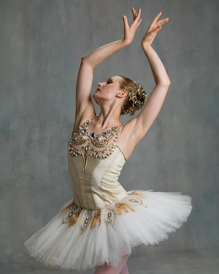 194 Breathtaking Photos Of Dancers In Motion Reveal The Extraordinary Grace Of Their Bodies