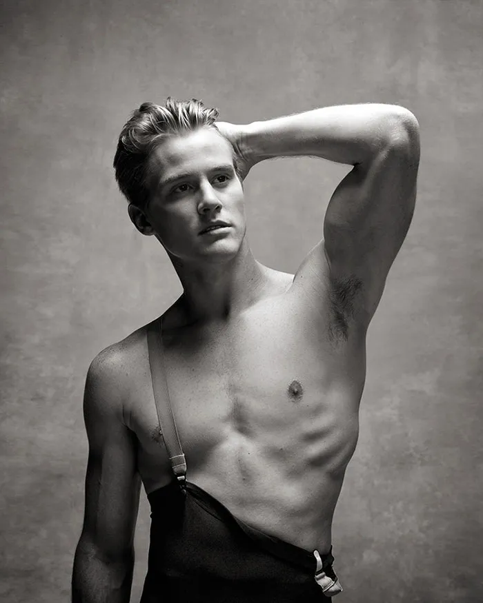 194 Breathtaking Photos Of Dancers In Motion Reveal The Extraordinary Grace Of Their Bodies