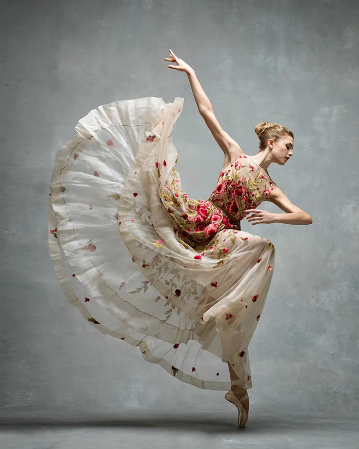 194 Breathtaking Photos Of Dancers In Motion Reveal The Extraordinary Grace Of Their Bodies