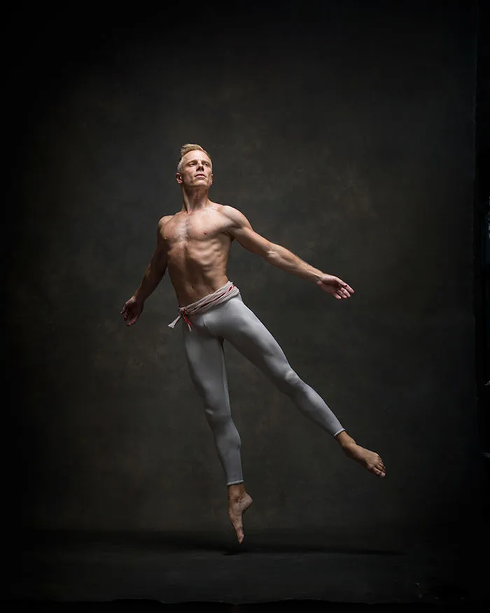 194 Breathtaking Photos Of Dancers In Motion Reveal The Extraordinary Grace Of Their Bodies