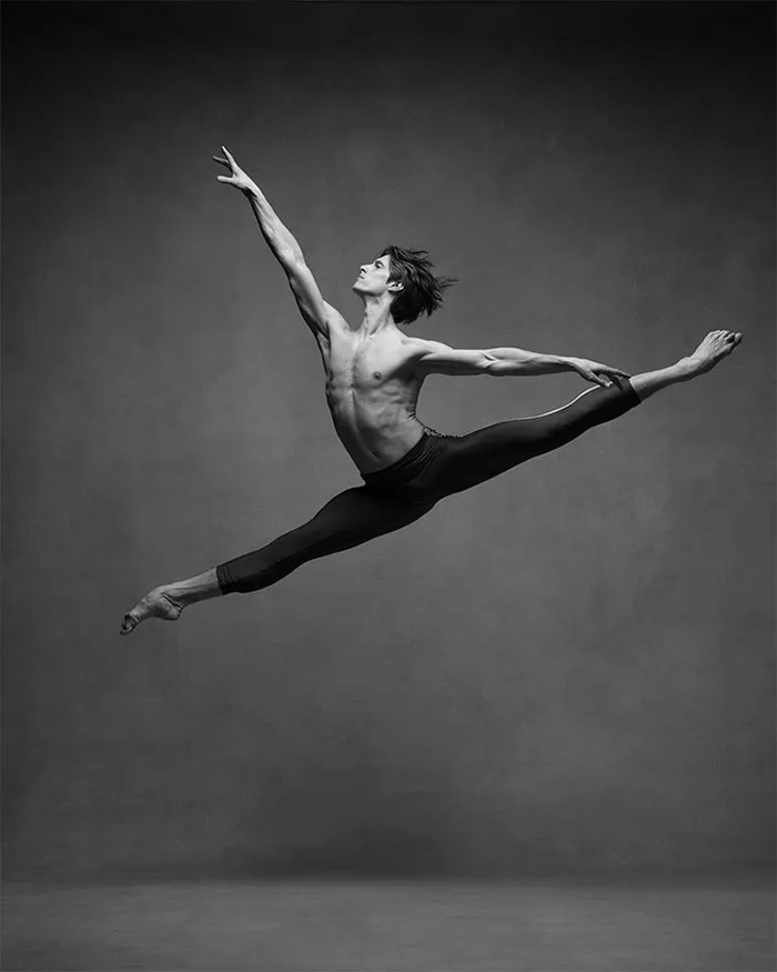 194 Breathtaking Photos Of Dancers In Motion Reveal The Extraordinary Grace Of Their Bodies
