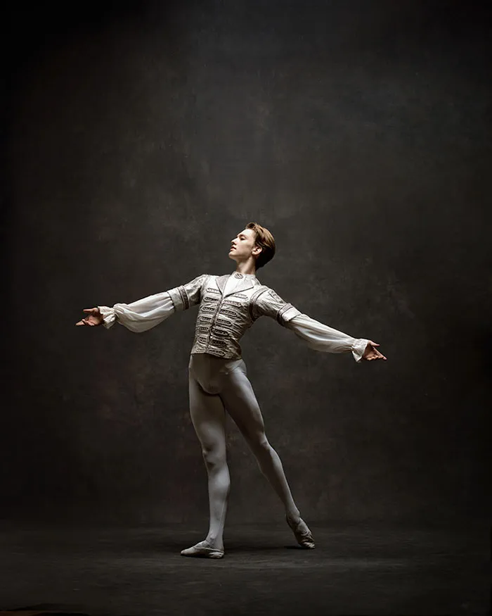 194 Breathtaking Photos Of Dancers In Motion Reveal The Extraordinary Grace Of Their Bodies