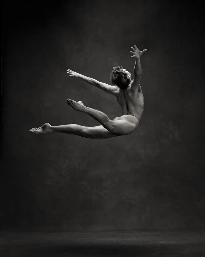 194 Breathtaking Photos Of Dancers In Motion Reveal The Extraordinary Grace Of Their Bodies
