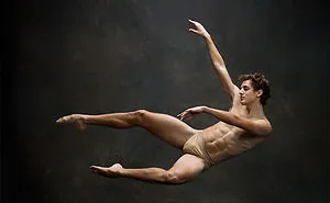 194 Breathtaking Photos Of Dancers In Motion Reveal The Extraordinary Grace Of Their Bodies