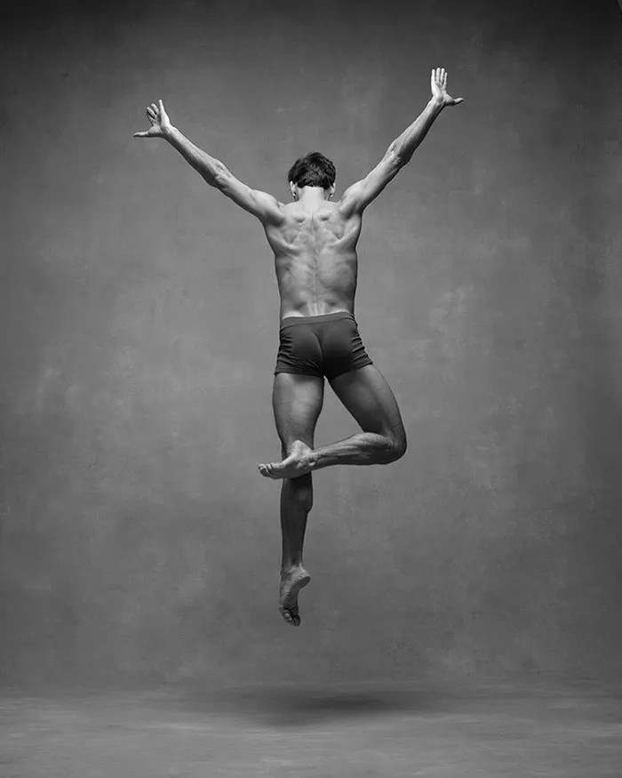 194 Breathtaking Photos Of Dancers In Motion Reveal The Extraordinary Grace Of Their Bodies