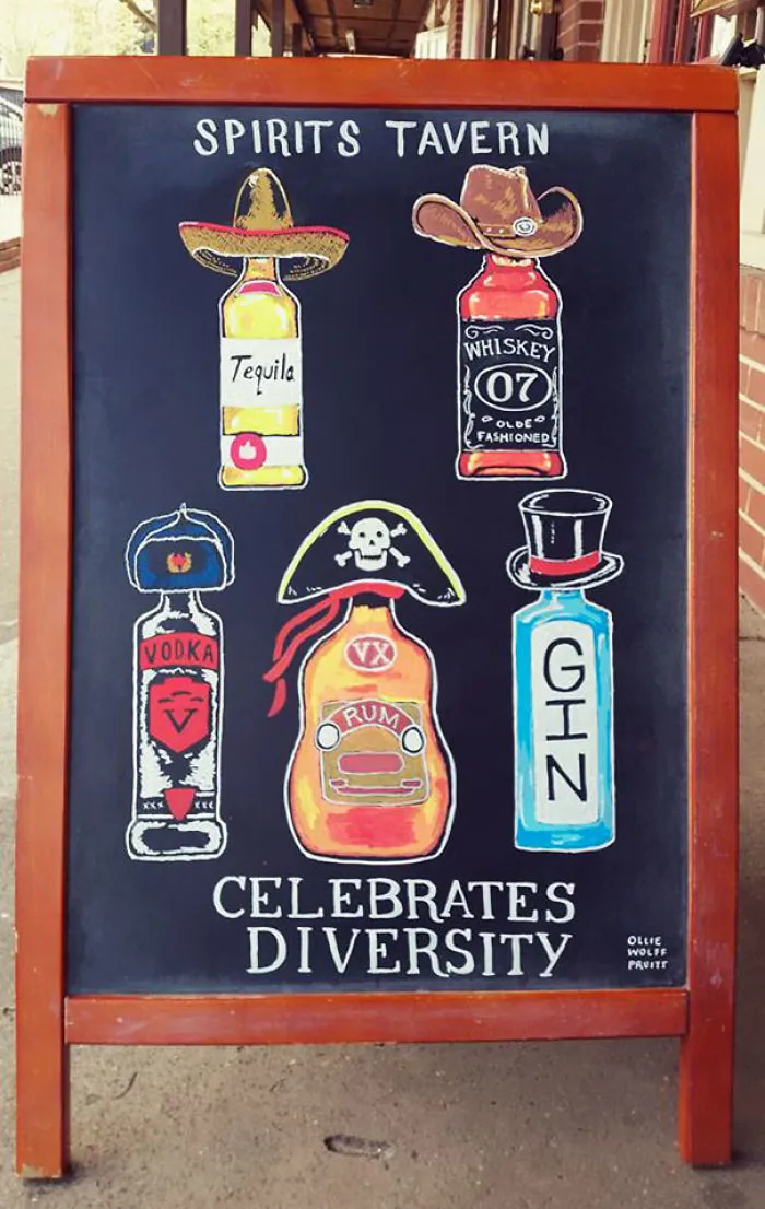 Woman Helped Friend's Bar By Drawing Chalk Signs, The Result Was So Good It Increased The Sales