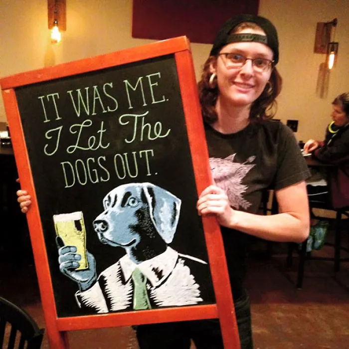 Woman Helped Friend's Bar By Drawing Chalk Signs, The Result Was So Good It Increased The Sales