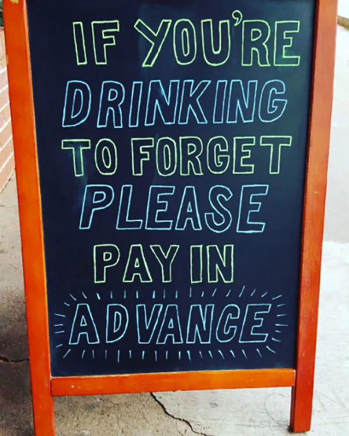 Woman Helped Friend's Bar By Drawing Chalk Signs, The Result Was So Good It Increased The Sales