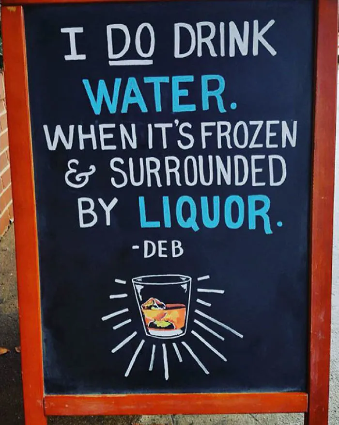 Woman Helped Friend's Bar By Drawing Chalk Signs, The Result Was So Good It Increased The Sales