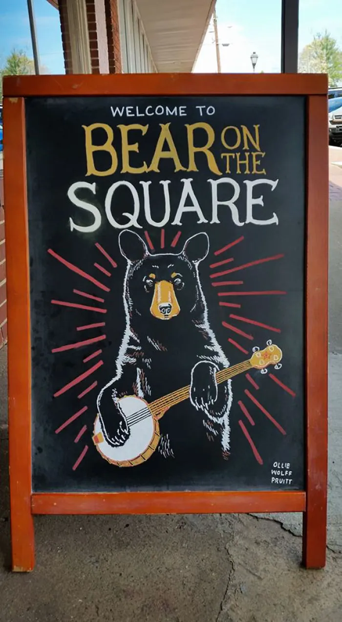 Woman Helped Friend's Bar By Drawing Chalk Signs, The Result Was So Good It Increased The Sales
