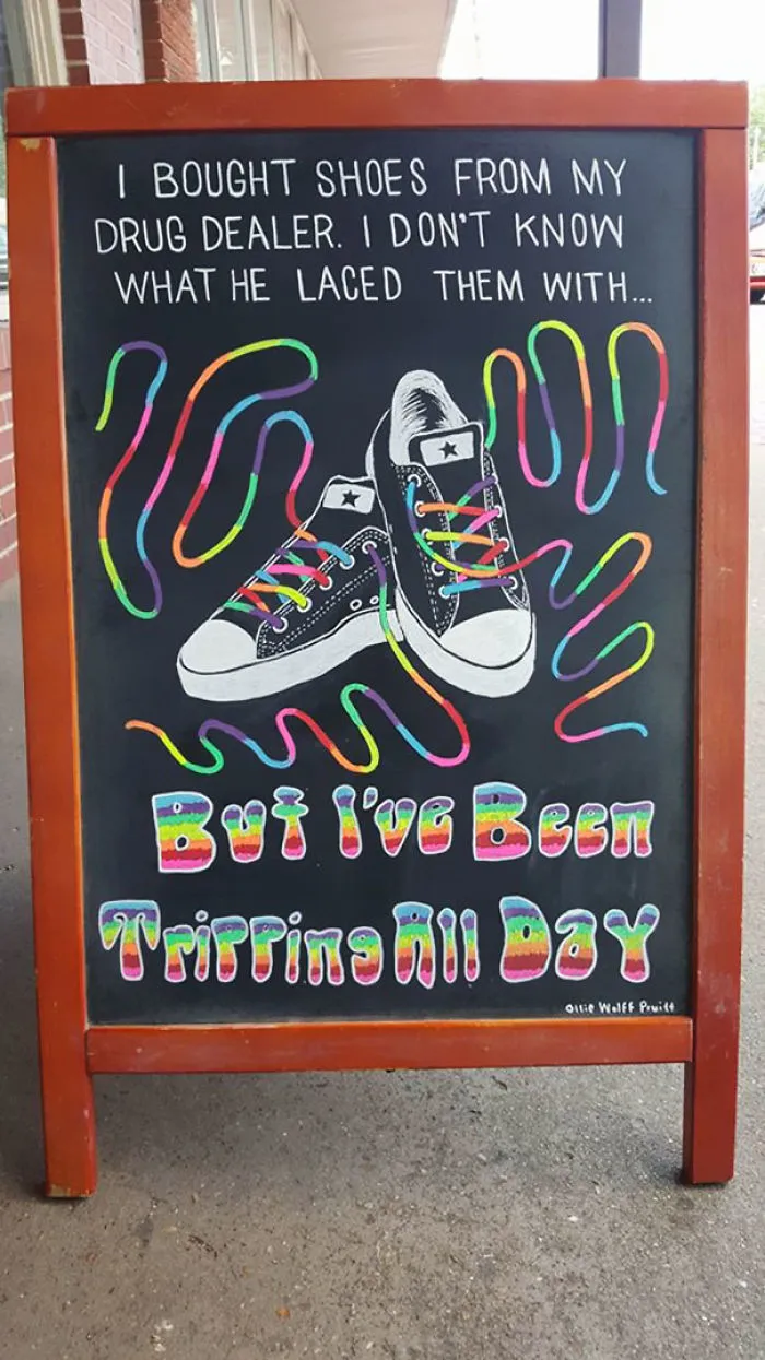 Woman Helped Friend's Bar By Drawing Chalk Signs, The Result Was So Good It Increased The Sales
