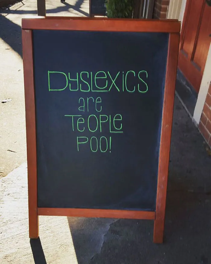 Woman Helped Friend's Bar By Drawing Chalk Signs, The Result Was So Good It Increased The Sales