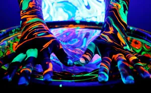 Body Marbling Is A New Festival Trend That Turns Your Skin Into Art