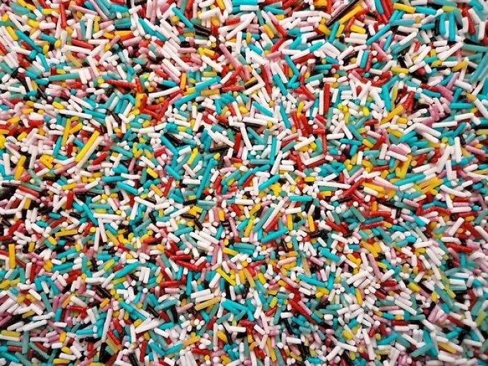 Artist Uses Everyday Objects To Create Powerful Arrangements In An Ode To Turquoise