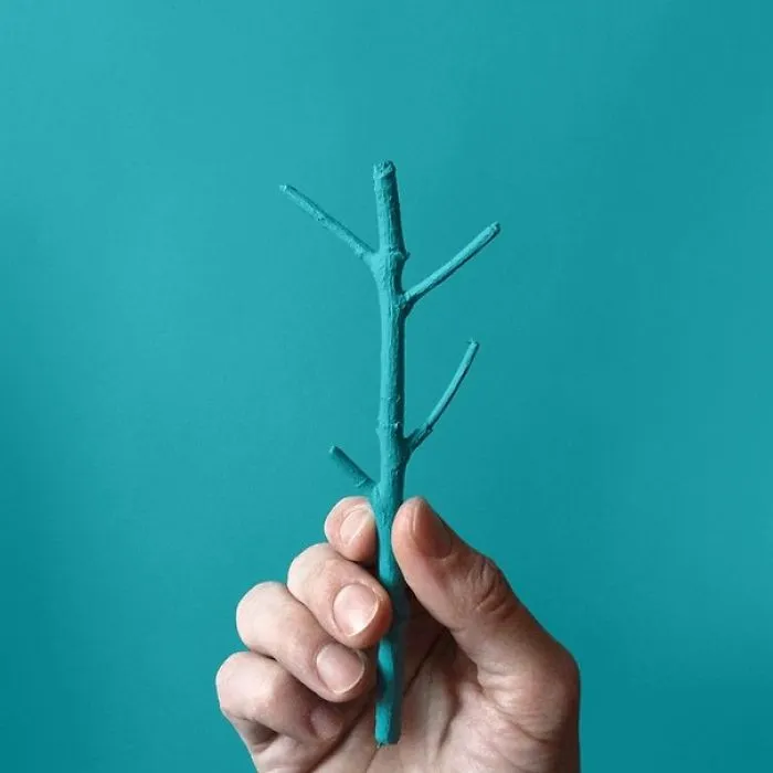 Artist Uses Everyday Objects To Create Powerful Arrangements In An Ode To Turquoise