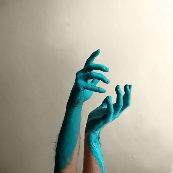 Artist Uses Everyday Objects To Create Powerful Arrangements In An Ode To Turquoise