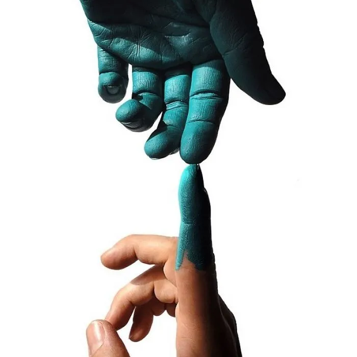 Artist Uses Everyday Objects To Create Powerful Arrangements In An Ode To Turquoise