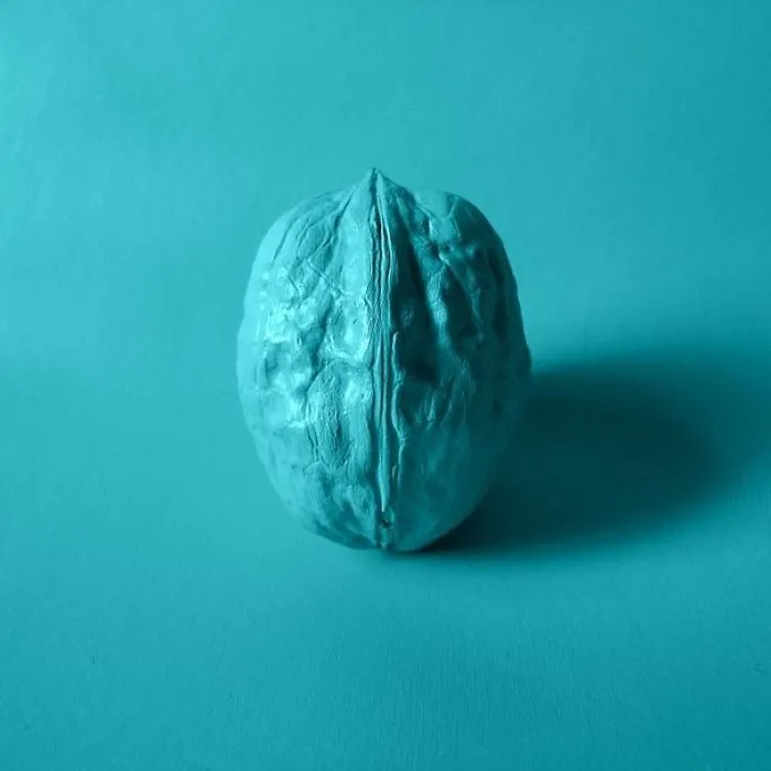 Artist Uses Everyday Objects To Create Powerful Arrangements In An Ode To Turquoise