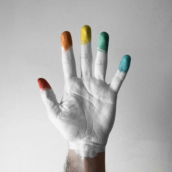 Artist Uses Everyday Objects To Create Powerful Arrangements In An Ode To Turquoise