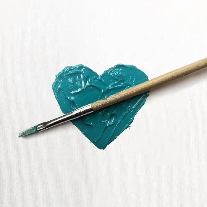 Artist Uses Everyday Objects To Create Powerful Arrangements In An Ode To Turquoise