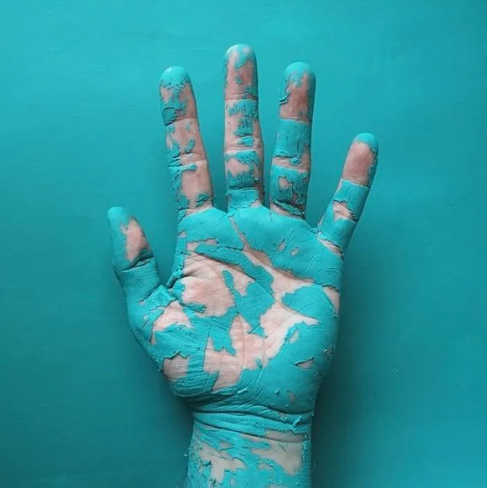Artist Uses Everyday Objects To Create Powerful Arrangements In An Ode To Turquoise