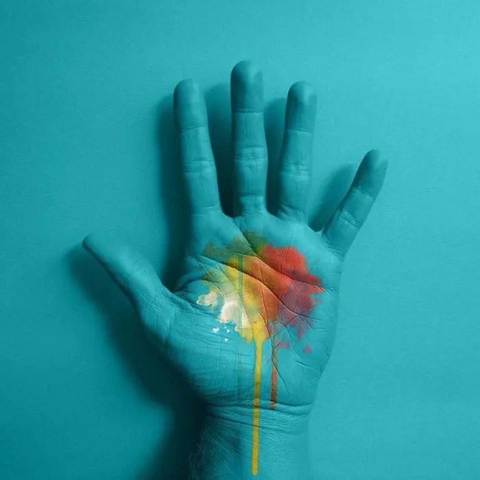 Artist Uses Everyday Objects To Create Powerful Arrangements In An Ode To Turquoise