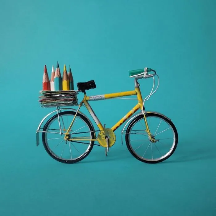 Artist Uses Everyday Objects To Create Powerful Arrangements In An Ode To Turquoise