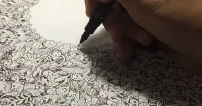 Kerby Rosanes Doodling His Incredibly Detailed 'Friday Night'