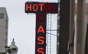 93 Of The Worst Neon Sign Fails Ever