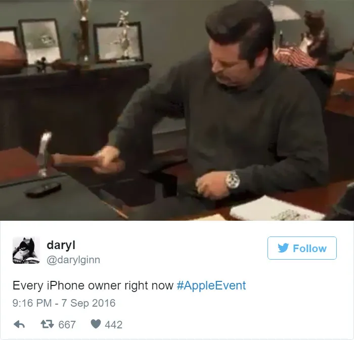 80 Of The Funniest Reactions To The New iPhone 7