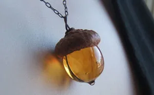 These Glass Acorn Pendants Made With Real Acorn Caps Are The Perfect Autumn Accessory