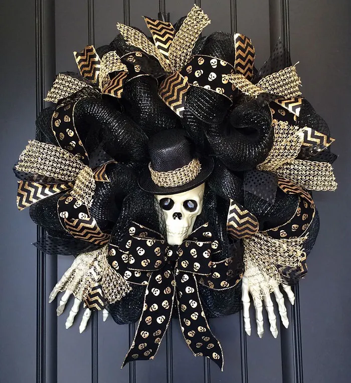 Halloween Wreaths Are A Thing Now, And They're Creepily Awesome