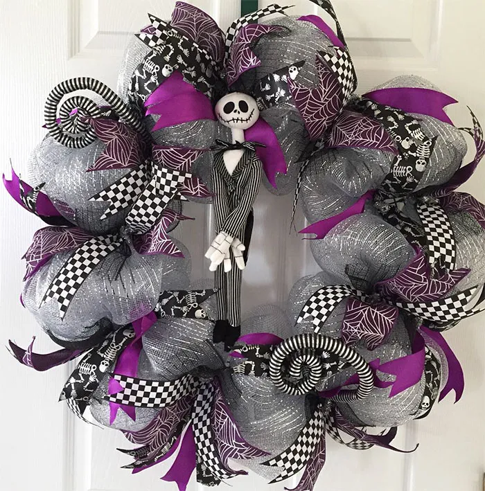 Halloween Wreaths Are A Thing Now, And They're Creepily Awesome