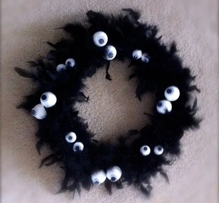 Halloween Wreaths Are A Thing Now, And They're Creepily Awesome