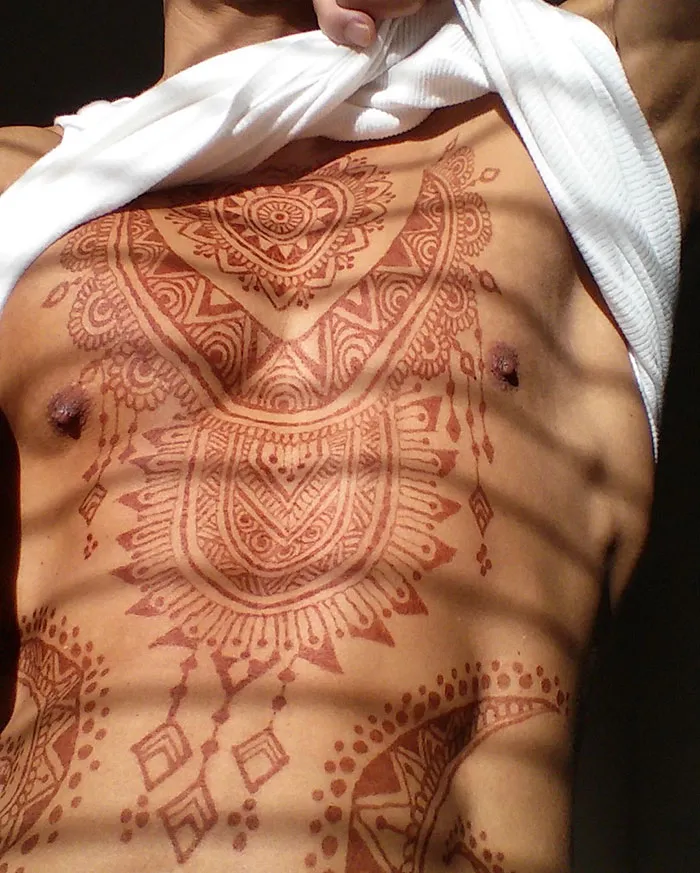 'Menna' Trend Sees Men Wearing Intricate Henna Tattoos
