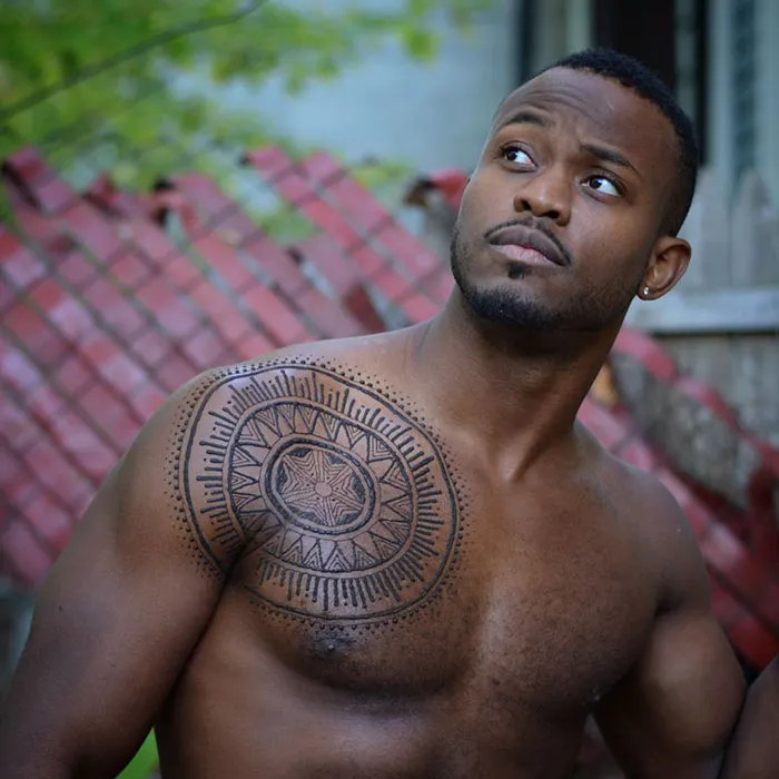 'Menna' Trend Sees Men Wearing Intricate Henna Tattoos
