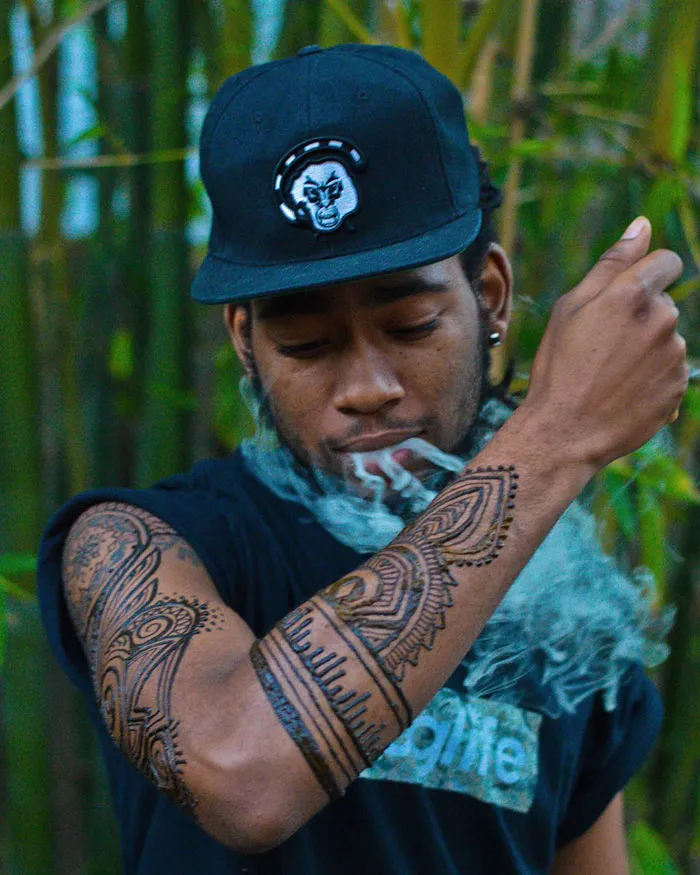 'Menna' Trend Sees Men Wearing Intricate Henna Tattoos