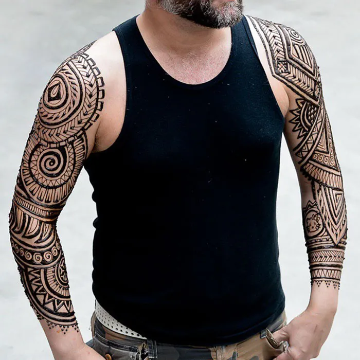 'Menna' Trend Sees Men Wearing Intricate Henna Tattoos