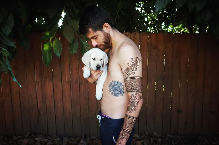 'Menna' Trend Sees Men Wearing Intricate Henna Tattoos