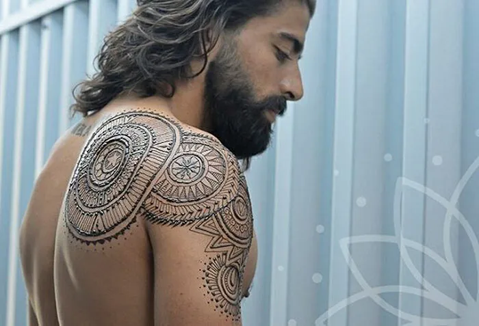 'Menna' Trend Sees Men Wearing Intricate Henna Tattoos