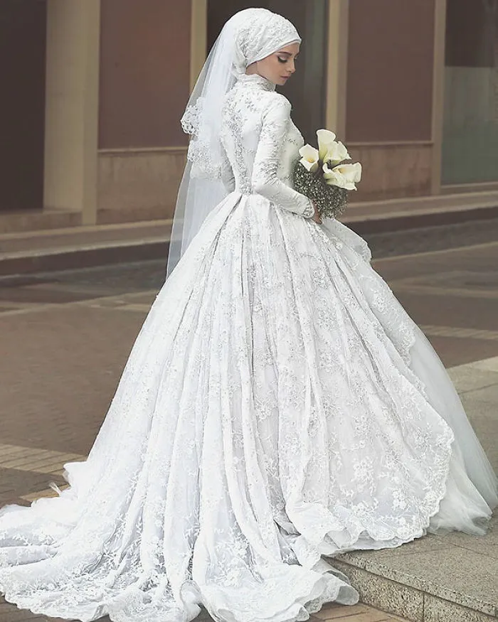 58 Brides Wearing Hijabs On Their Big Day Look Absolutely Stunning
