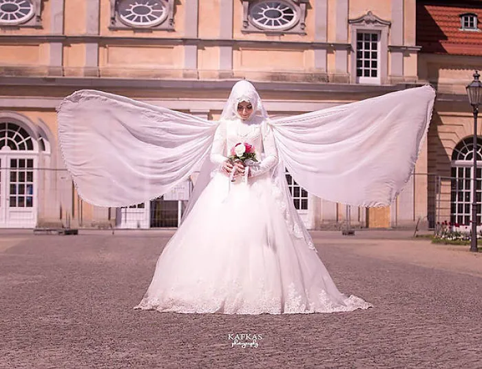 58 Brides Wearing Hijabs On Their Big Day Look Absolutely Stunning