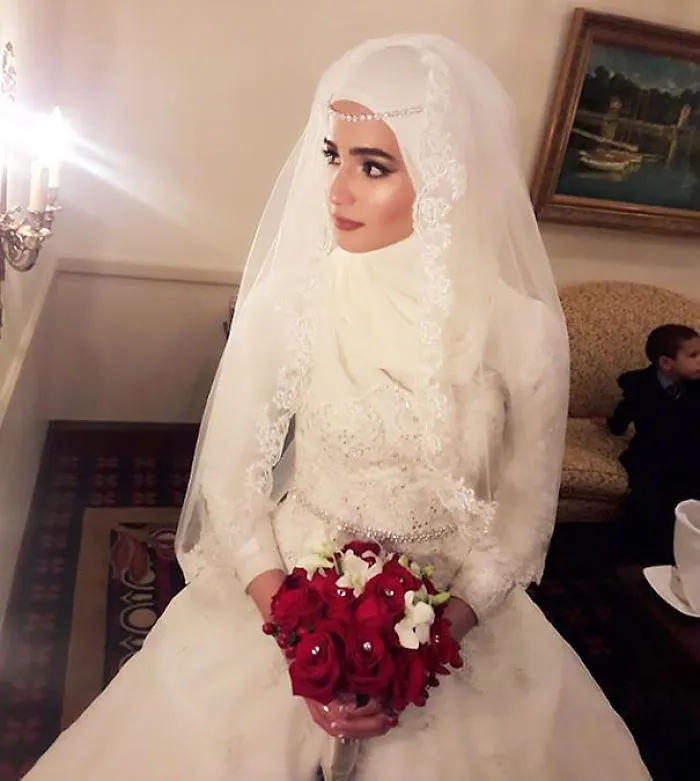 58 Brides Wearing Hijabs On Their Big Day Look Absolutely Stunning