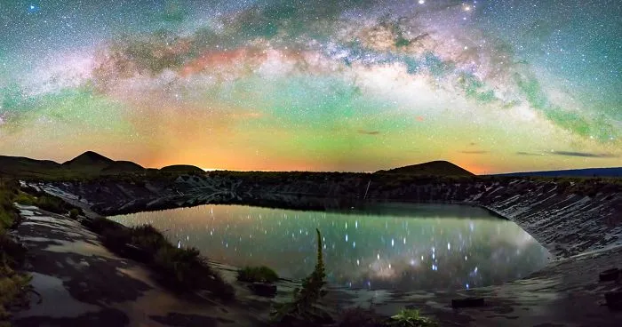 I Spent The Summer Photographing The Milky Way Galaxy In Hawaii