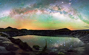I Spent The Summer Photographing The Milky Way Galaxy In Hawaii