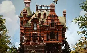 Los Angeles Based Photographer & Stylist Christine Mcconnell Bakes Stunning Gingerbread House