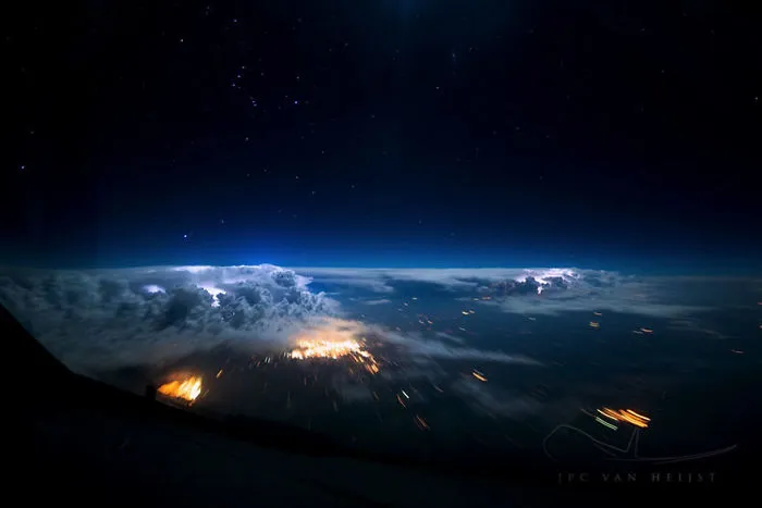 747 Pilot Captures Breathtaking Pictures of Storms and Skies